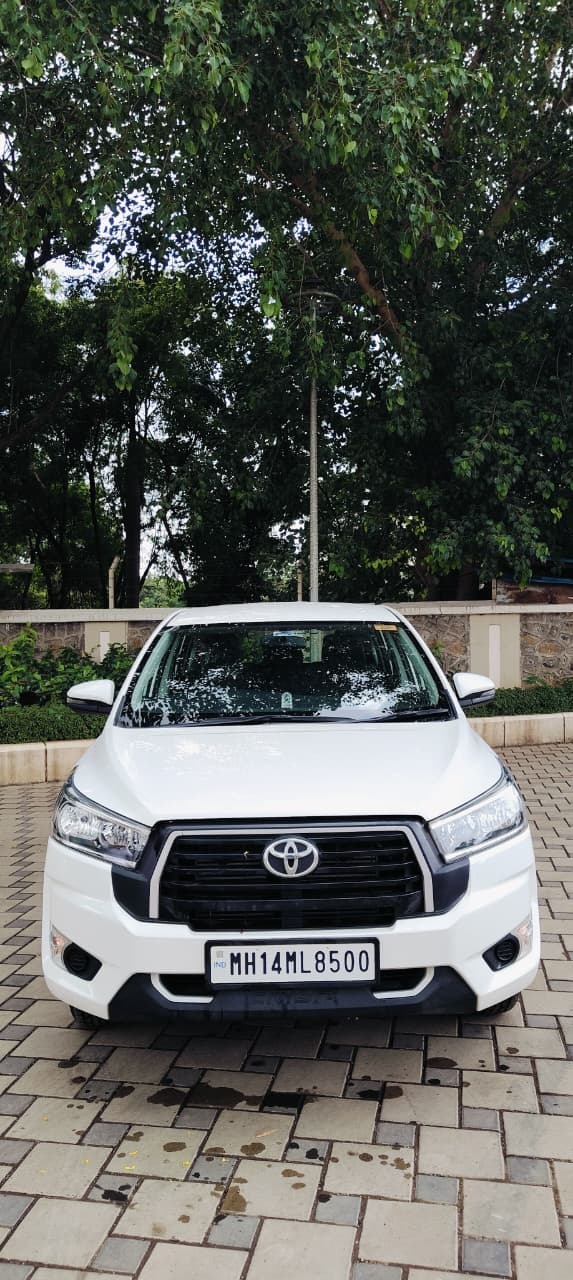 Toyota Innova CRYSTA